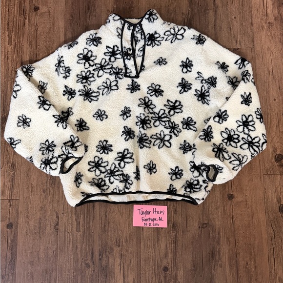 Parke Floral Fleece - Picture 2 of 3